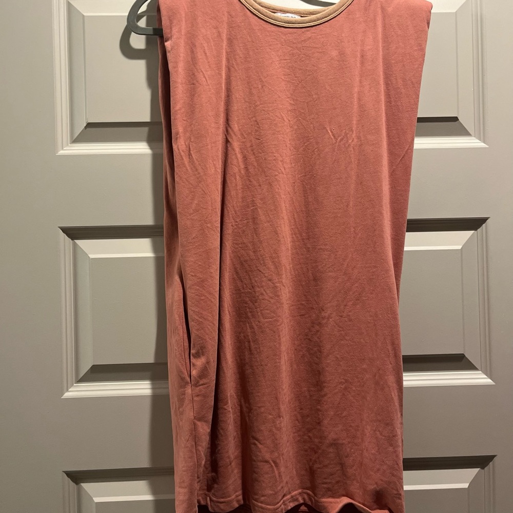 T shirt dress with shoulder pads (subtle) and pockets!!!